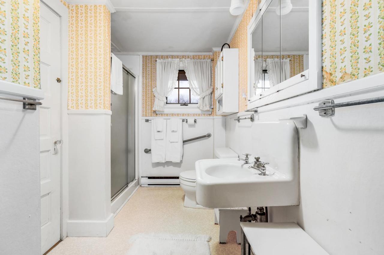 Andrews Point Ocean Home ロックポート エクステリア 写真