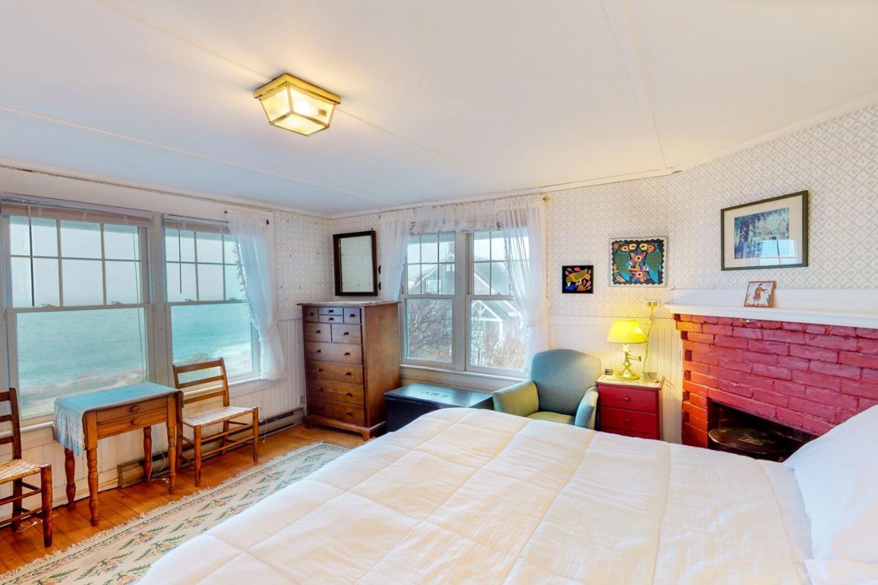 Andrews Point Ocean Home ロックポート エクステリア 写真