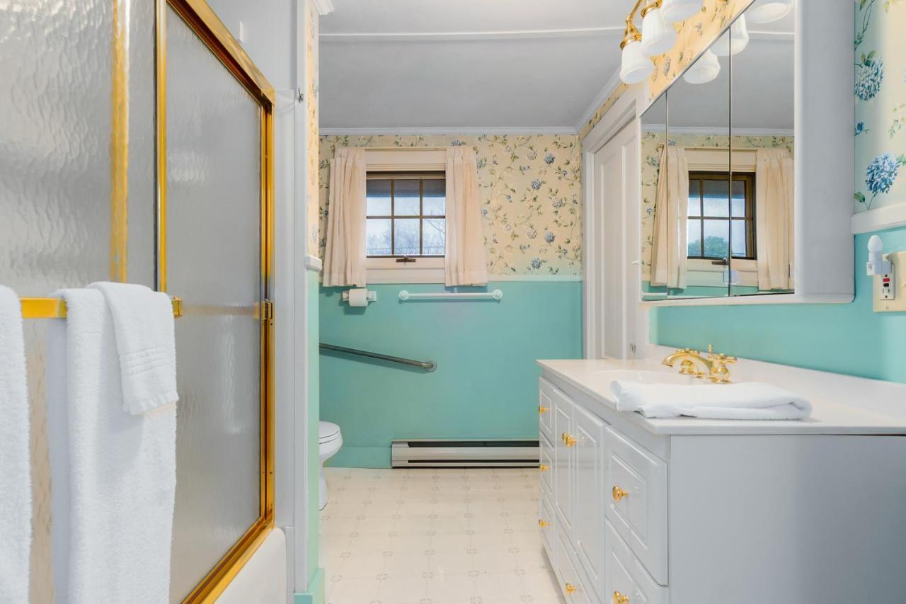 Andrews Point Ocean Home ロックポート エクステリア 写真