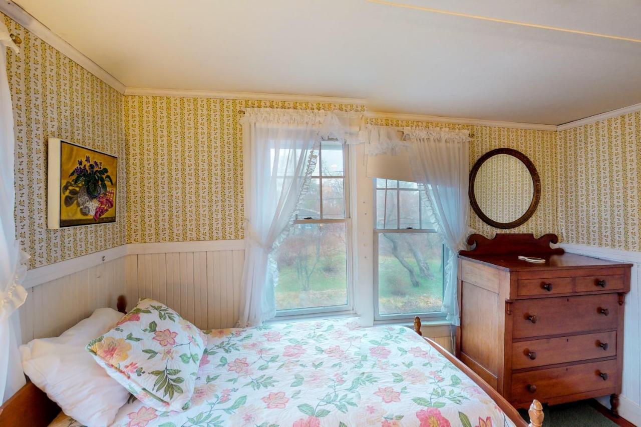 Andrews Point Ocean Home ロックポート エクステリア 写真