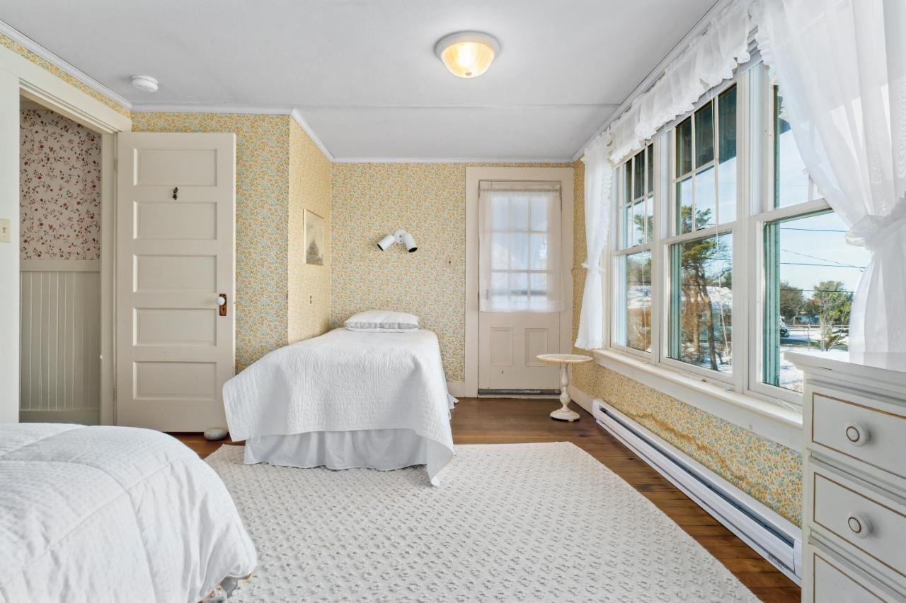 Andrews Point Ocean Home ロックポート エクステリア 写真