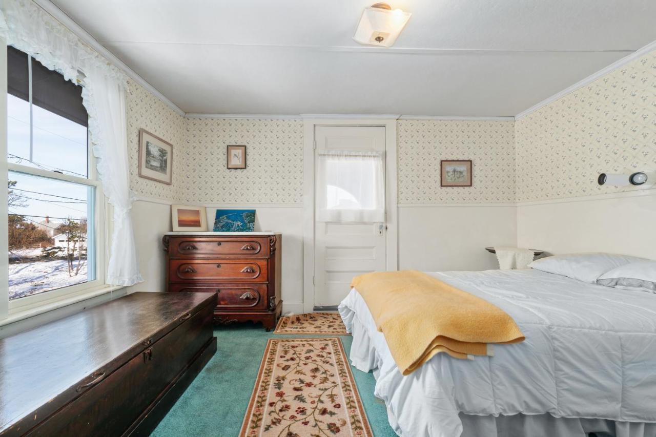 Andrews Point Ocean Home ロックポート エクステリア 写真
