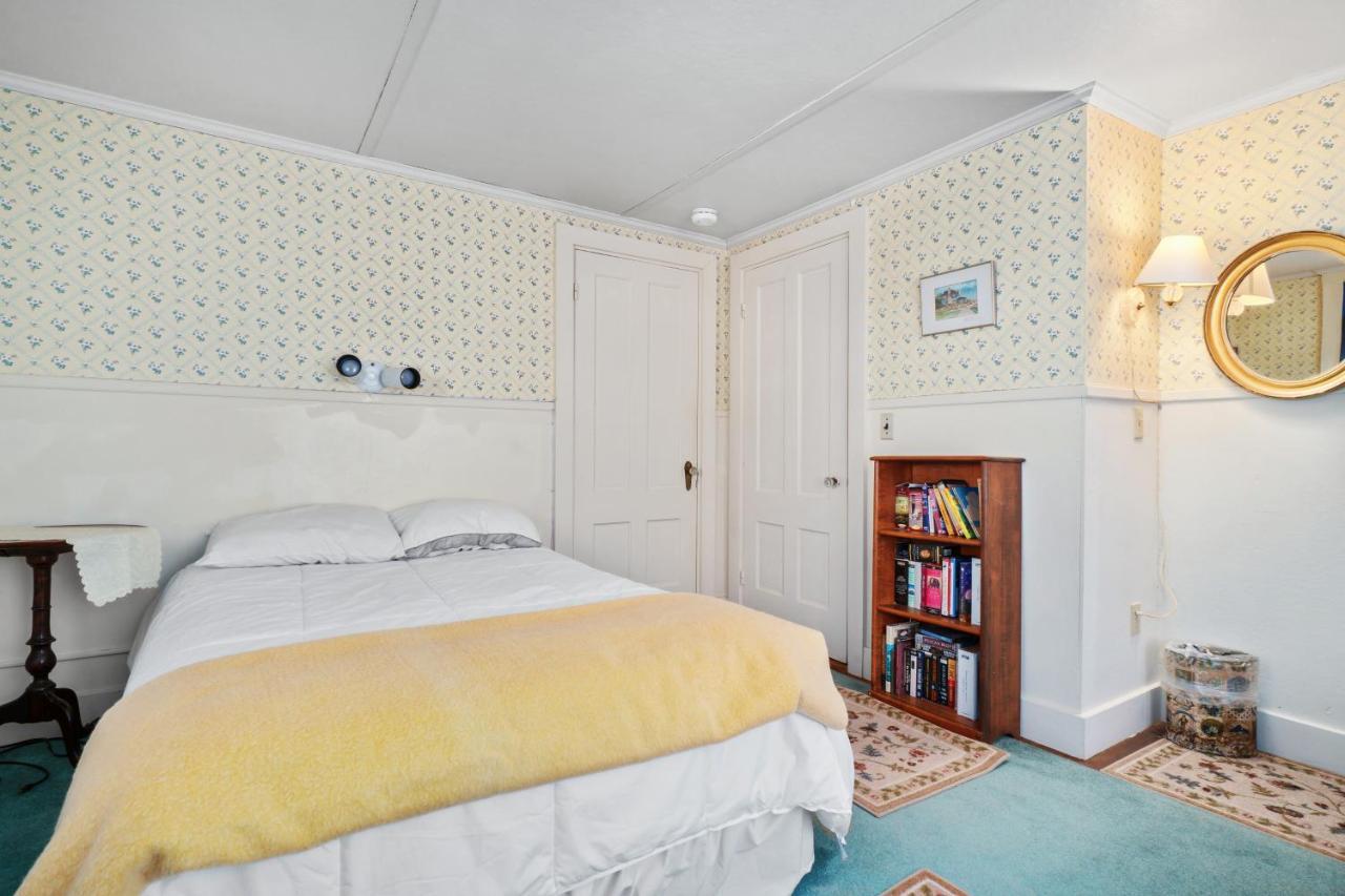 Andrews Point Ocean Home ロックポート エクステリア 写真