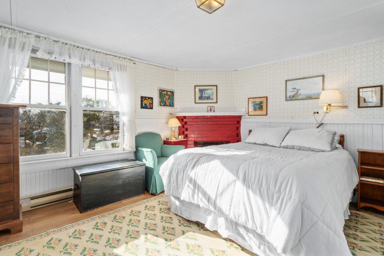 Andrews Point Ocean Home ロックポート エクステリア 写真